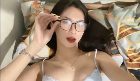 Màn ân ái tuyệt vời cùng cô gái xinh đẹp đỉnh cao – phim sex không che